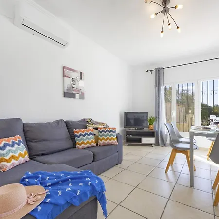 Carola - Plusholidays ヴィラ *